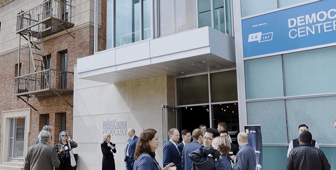 Beige Video Corporate - Landing Page