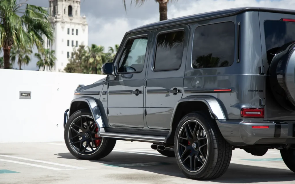 2021 Mercedes G63 Gray Black 3